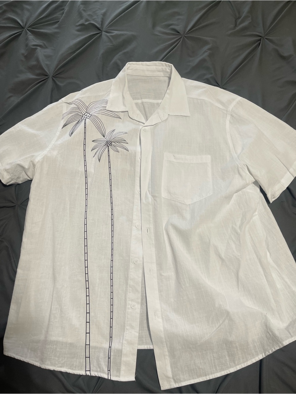 Men's White Short-Sleeve Button-Up Shirt with Palm Print nwot